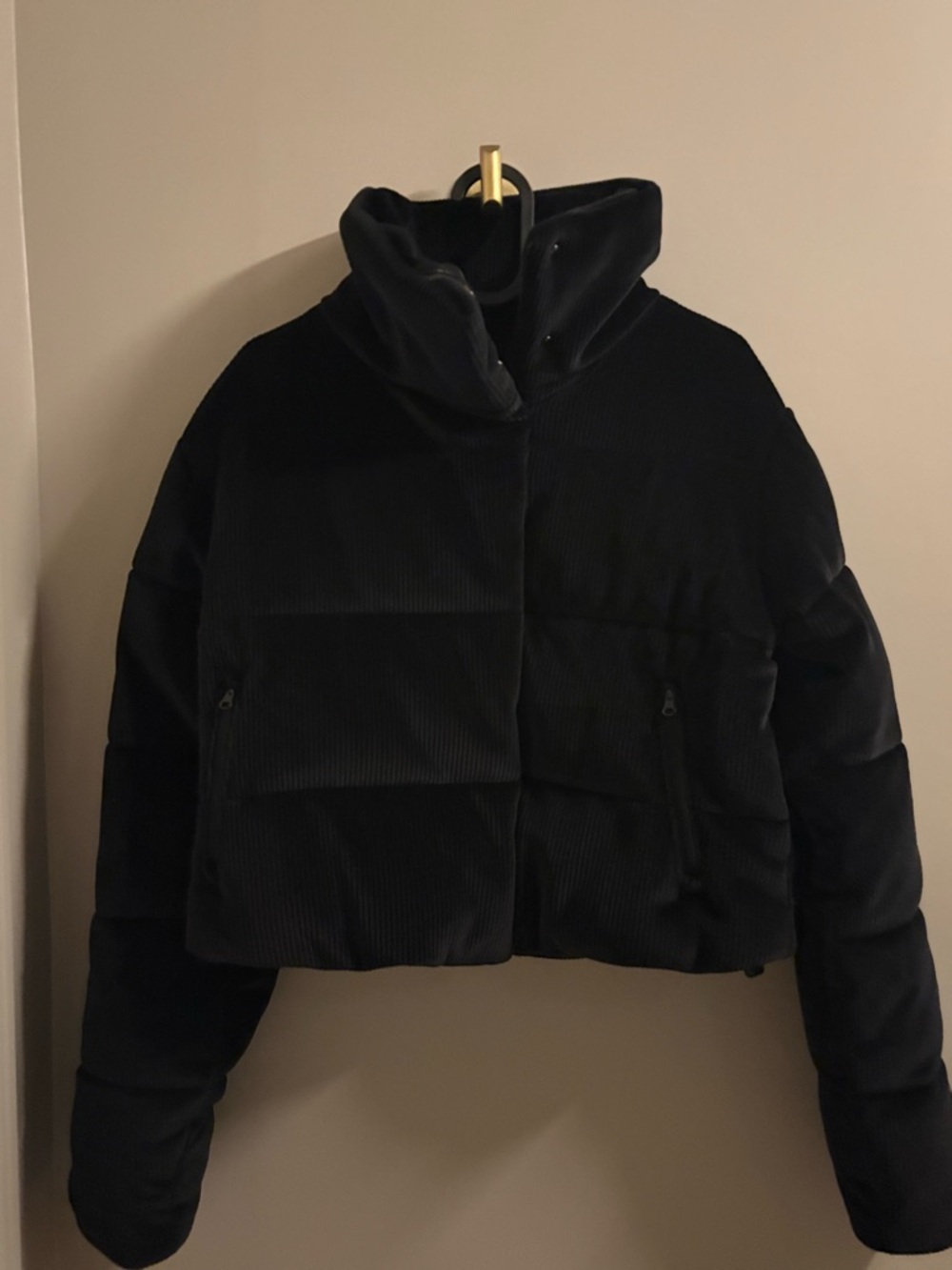 Like New!  ALO Yoga Gold Rush Ribbed Velour - Black Corduroy Puffer - XS